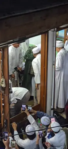 Detik Detik Rawuhnya Habib Umar bin Hafidz di Masjid Riyadh Solo #habibumarbinhafidz #habibumar #haulsolo #baariklanaa 