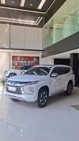 Kata Teman, Pajero Sport itu lambang kesuksesan seseorang.  Bener gak sih.. Info Pemesanan  : ☎️ 0852.5889.8922  #pajerosport #Dakar #mobilkeren #mobilkeluarga #DealerMitsubishi 