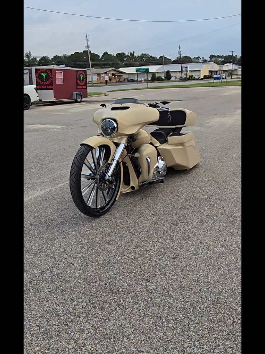 Introducing 'Cappuccino'...... left Area 51 Customs last night and went straight to Texas. @Harley-Davidson 