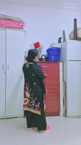 বুকের ভিতর থাইকো বন্ধু যাইওনা দূরে 