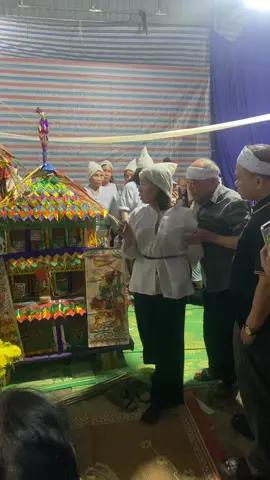 Gđ lm nhà đẹp cho các cụ đã khuất.phong tục của dân tộc cao lan 😊