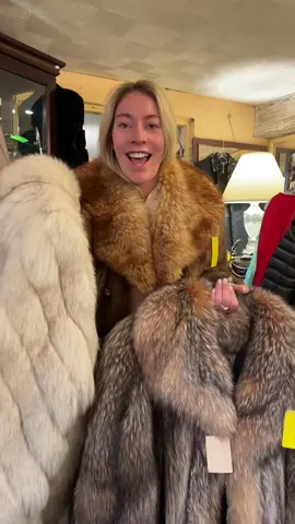 A vintage shopping haul with all vintage furs!!! #vintage #furcoat #furcoats #vintagefashion  #furfashion 