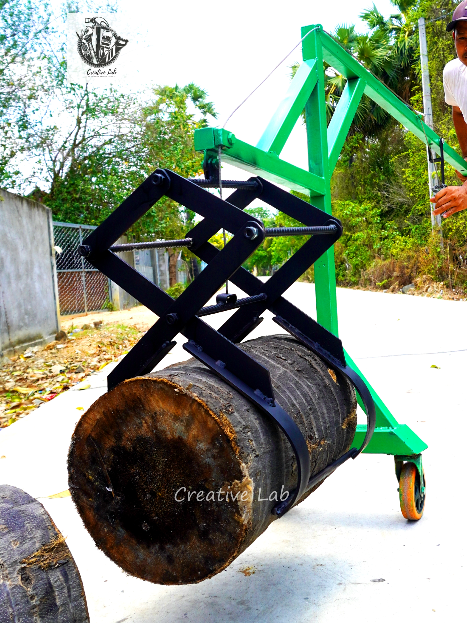 How I Built a DIY Log Arch – Simple and Strong! #inventions #homemadetools #logarch #movinglogs #building #diytools #welding #metalworking #creativetools #BritishDIY #UKDIY #lifehacks