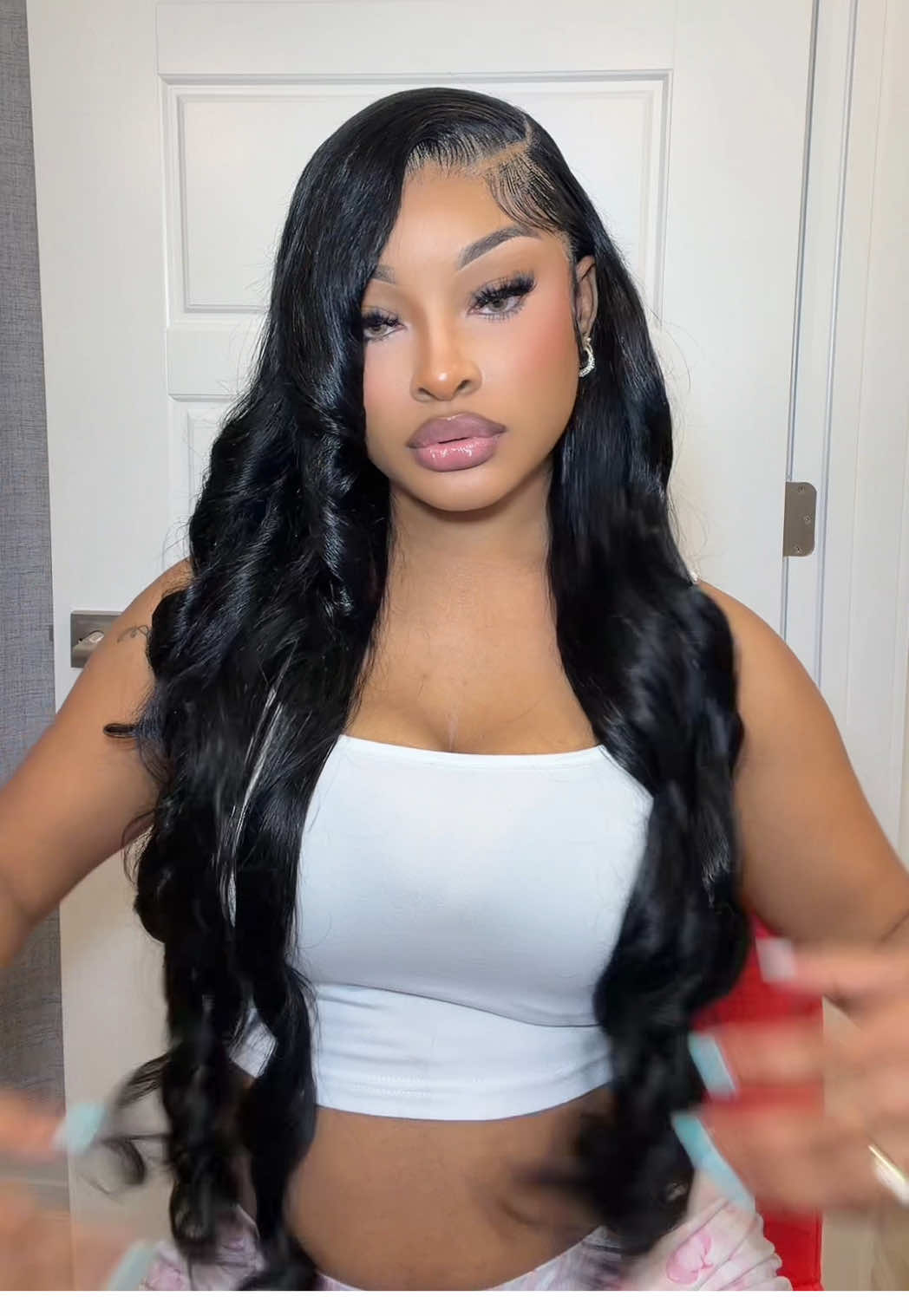 Soft Curls 💛@sterlyhair @sterlyhair jet black wig on sale now.  #curlinghairtutorial #wiginstall #jetblackhair #curlscheck #sterlyhair 