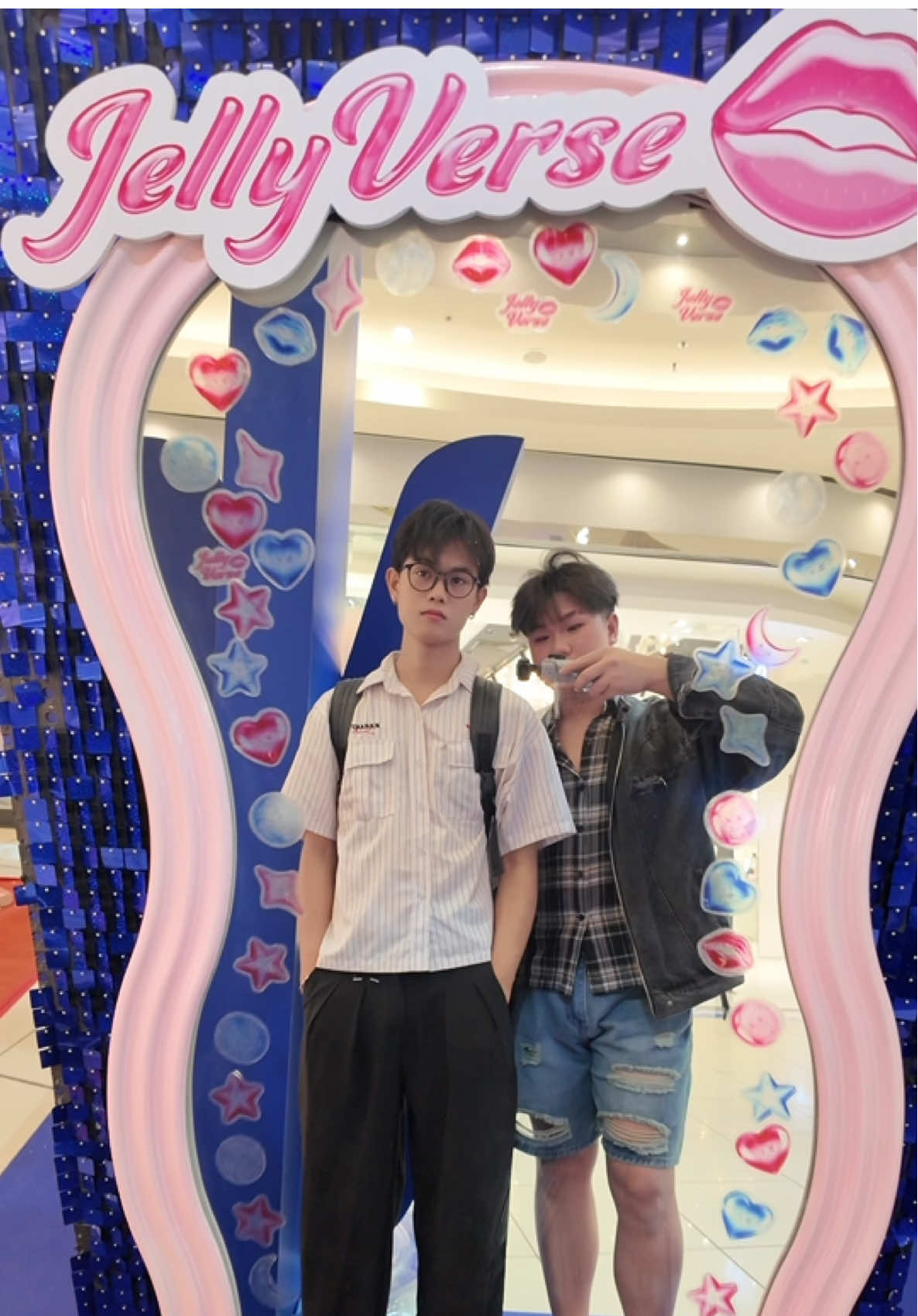 Tò te cuối tuần nò #VaselineJellyVerse #VaselineLipCare #DuongAmDen72h #HoptaccungUnilever #hanhneh 