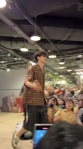 Taynewsan fashion show @TAYTAWAN @Newwiee @POLCASAN 