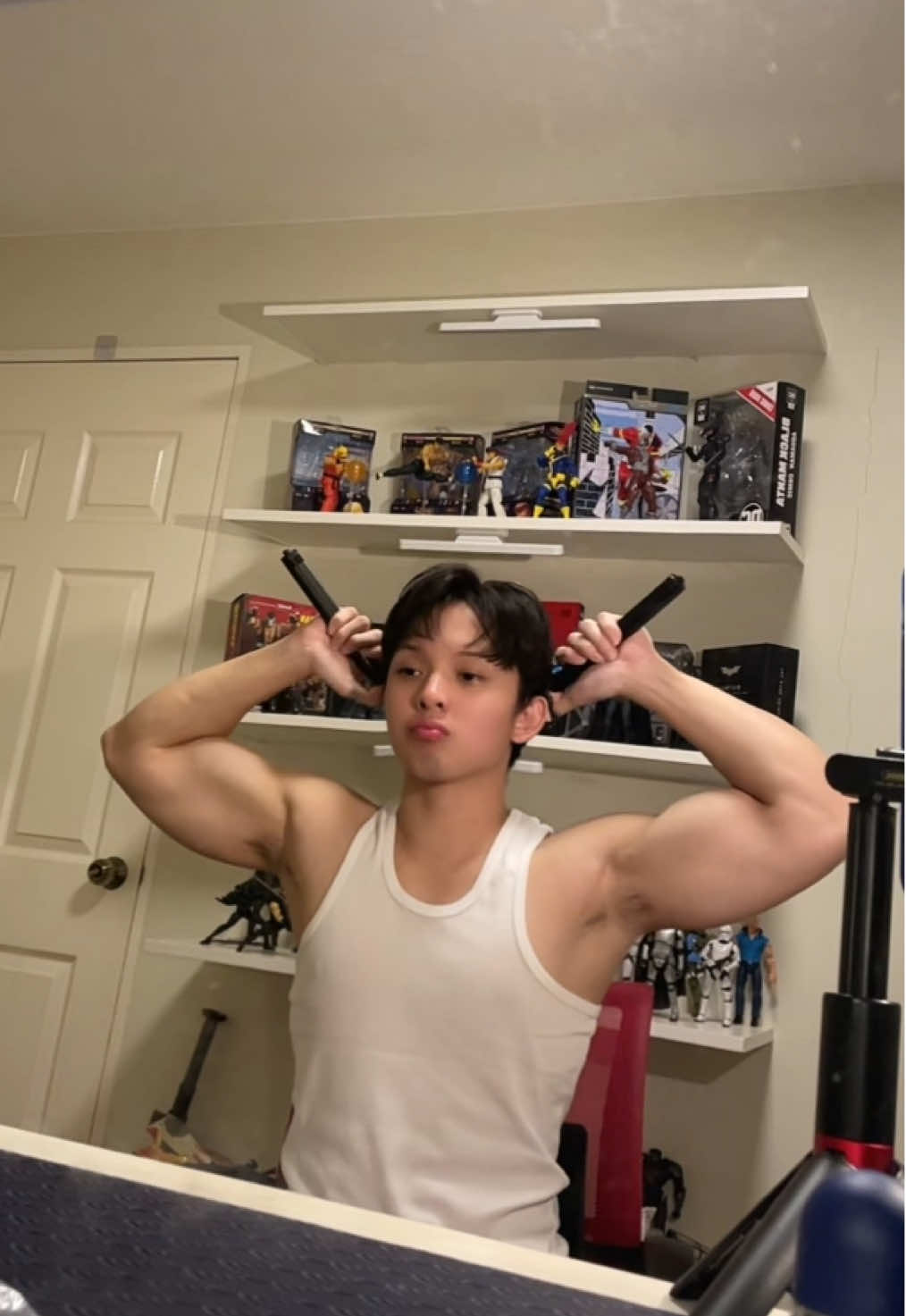 Guess im gonna be boy wonder this halloween??? time to heal my inner child 😂 #nightwing #fakeweapon⚠️ #Dc 