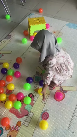 Mainan mandi bola  anak balita#mandibola #mainananak #mainananakindonesia 