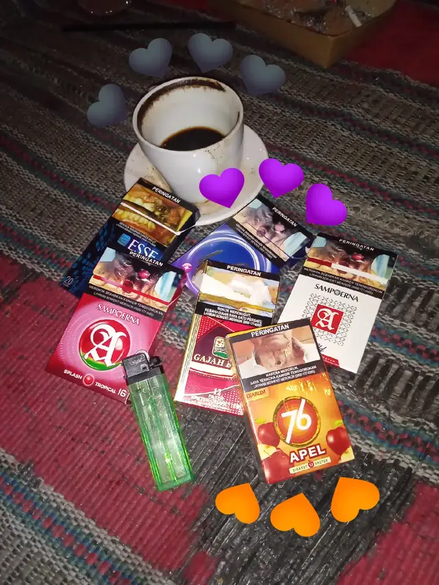 resep Martabak manis. Martabak manis adalah kudapan yang lezat! Berikut resep sederhana untuk membuat martabak manis: Bahan: 250 gram tepung terigu - 1/2 sendok teh ragi instan -1/2 sendok teh baking powder - 1/4 sendok teh garam 200 ml air hangat - 1 sendok makan gula pasir Minyak untuk menggoreng - Topping: cokelat, keju, kacang, atau sesuai selera Cara membuat: 1. Campur tepung, ragi, baking powder, garam, dan gula. 2. Tambahkan air hangat, aduk jadi adonan. 3. Diamkan adonan sekitar 30 menit. 4. Panaskan wajan anti lengket, tuang adonan, bentuk bulat. 5. Taburi topping sesuai selera saat setengah matang 6. Lipat martabak, goreng sampai kecokelatan. 7. Sajikan hangat .#viral #rokok #tiktok #fyp #kopi 