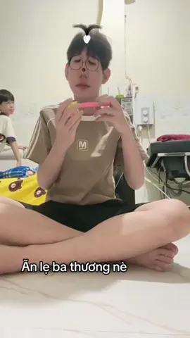 ng ba nuôi 2311 đứa con ăn lẹ r ba mua kẹo cho#fanboy #xh #fypシ゚ #viral 