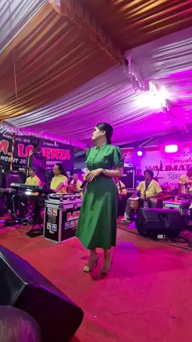Duit... Dangdut Jadoelnya Indonesia Om Lorenza live di Triagan rt 02 rw 07 Mojolaban , Sukoharjo @windaexsa  #lorenza #omlorenza #live #livemusic  #duit 