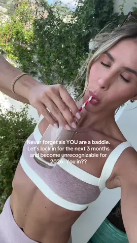 Protein powder with collagen peptides launching in December 😍😍😍let’s lock in and get in the best shape of our lives for 2026! #workoutmotivation #homeworkout #Fitness #fitnessmotivaton #workoutchallenge 