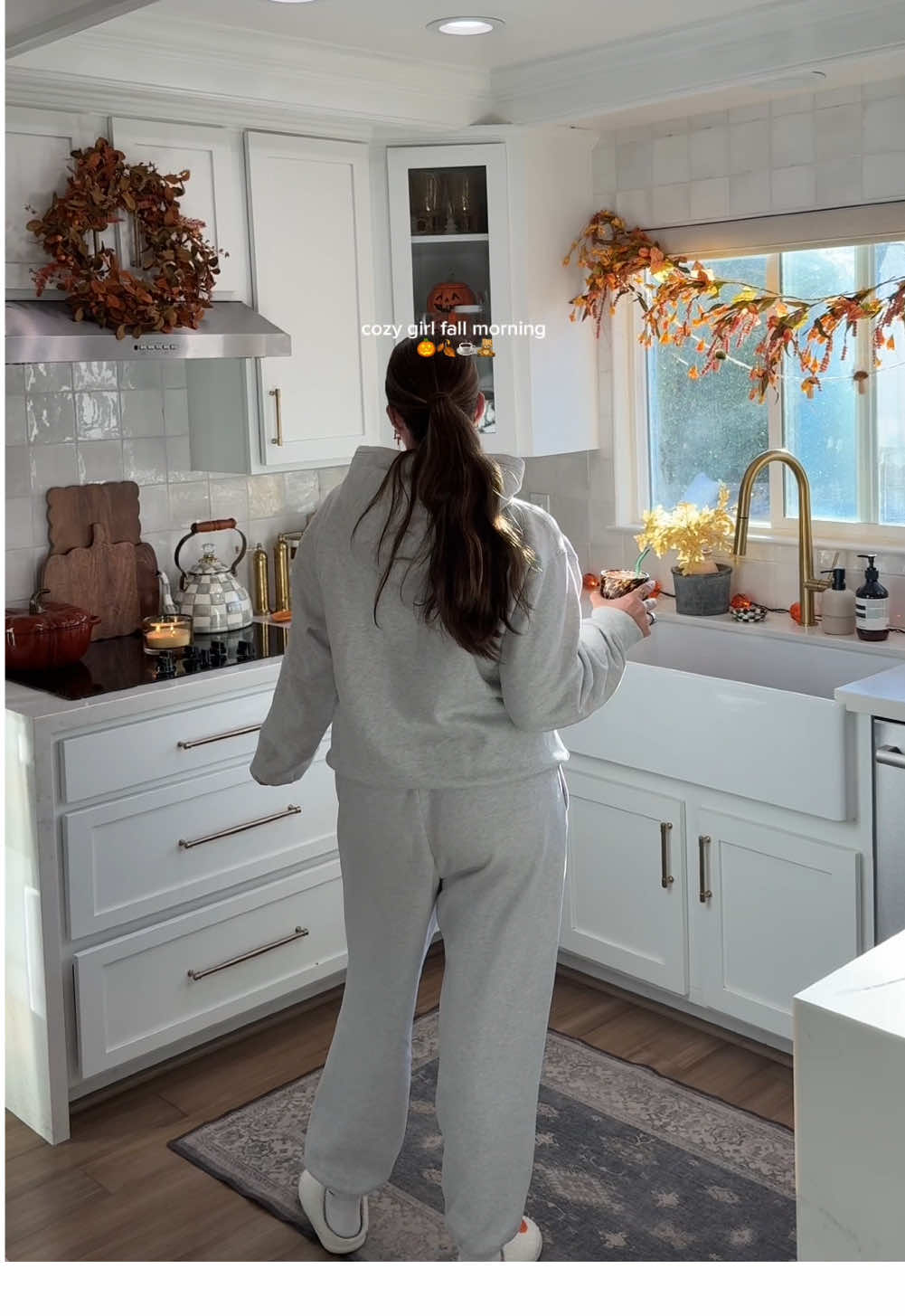 coffee, a cute fall outfit, baking, the best morning ever🍂 #morningvlog #morningroutine #morningaesthetic #ditlvlog #aestheticmorning #iamanautumn #fallaesthetic #fallgirl #cozyfallvibes #cozyfall #autumnaesthetic #autumnvibes #falliscoming #pumpkinseason #gilmoregirls #gilmoregirlsaesthetic #cozyseason #codeorange #octobermood #cozyautumn 