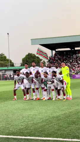 Wat een sfeer gister in het Essed stadion! Suriname kwam laat terug tegen Guatemala dankzij Virgil Misidjan in de blessuretijd. Hoewel we geen zege scoorden, lieten onze jongens karakter zien en blijven we bovenaan in het kwalificatieduel. 🇸🇷❤️ #Suriname #Natio #KrakaNatioBaka #wqqualifiers 