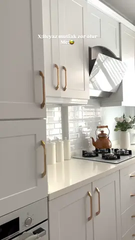 مطبخ خشب مع لمسه نيو كلاسيك #kitchen #مطابخ #الرياض #مطابخ_عصرية #السعودية 