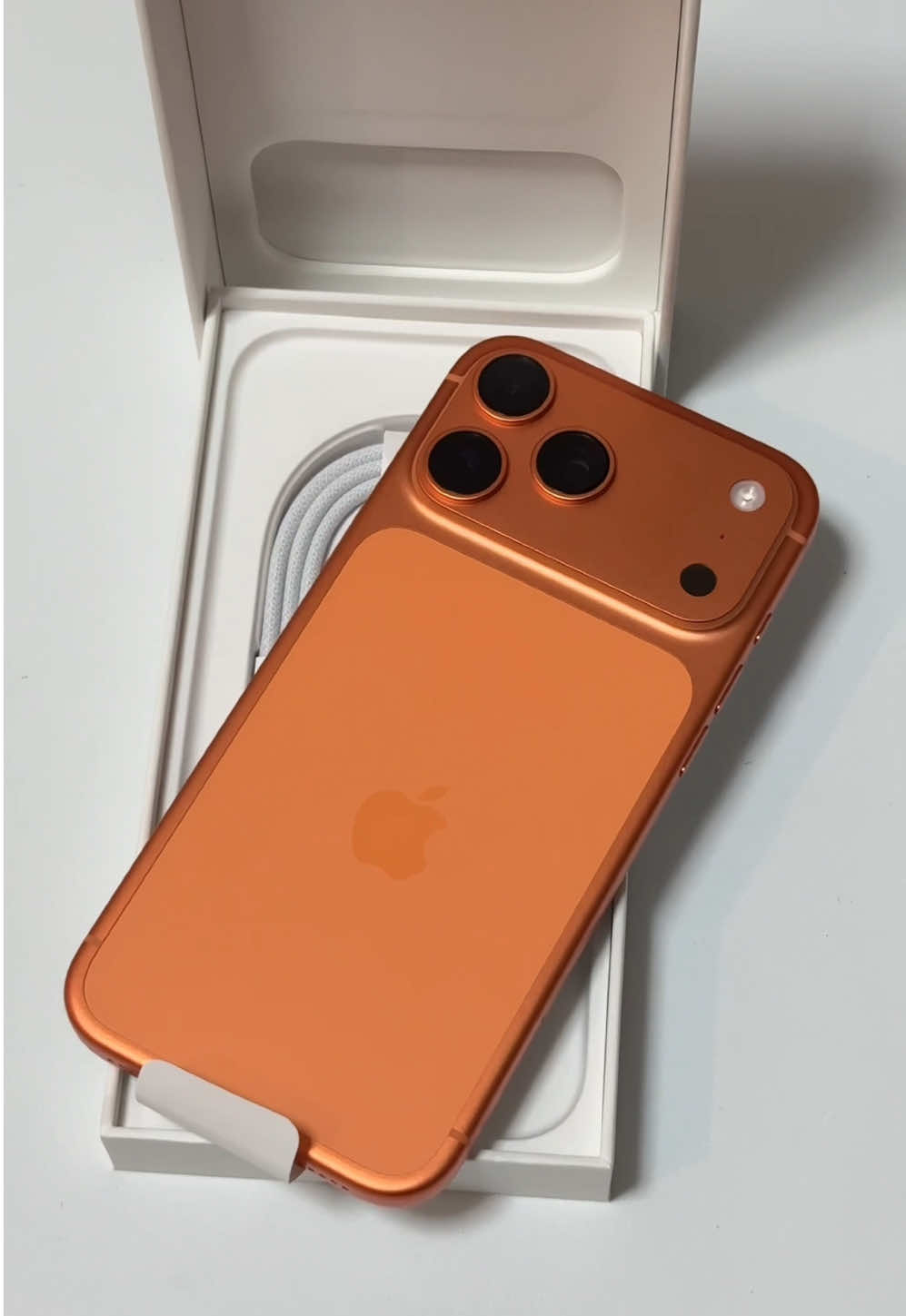 iPhone 17Promax Cosmic Orange🍊#iphone #iphone17promax #unboxing #fyppppppppppppppppppppppp #fyp 