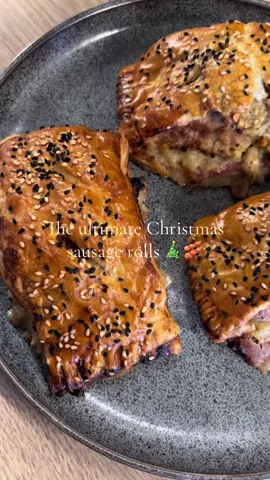 The mix of cranberry, bacon, stuffing and sausage meat just works 😍 Easy to make, festive, and gone in seconds! #ChristmasSausageRolls #FestiveRecipes #EasyPartyFood #ChristmasAppetizers #ChristmasFood 