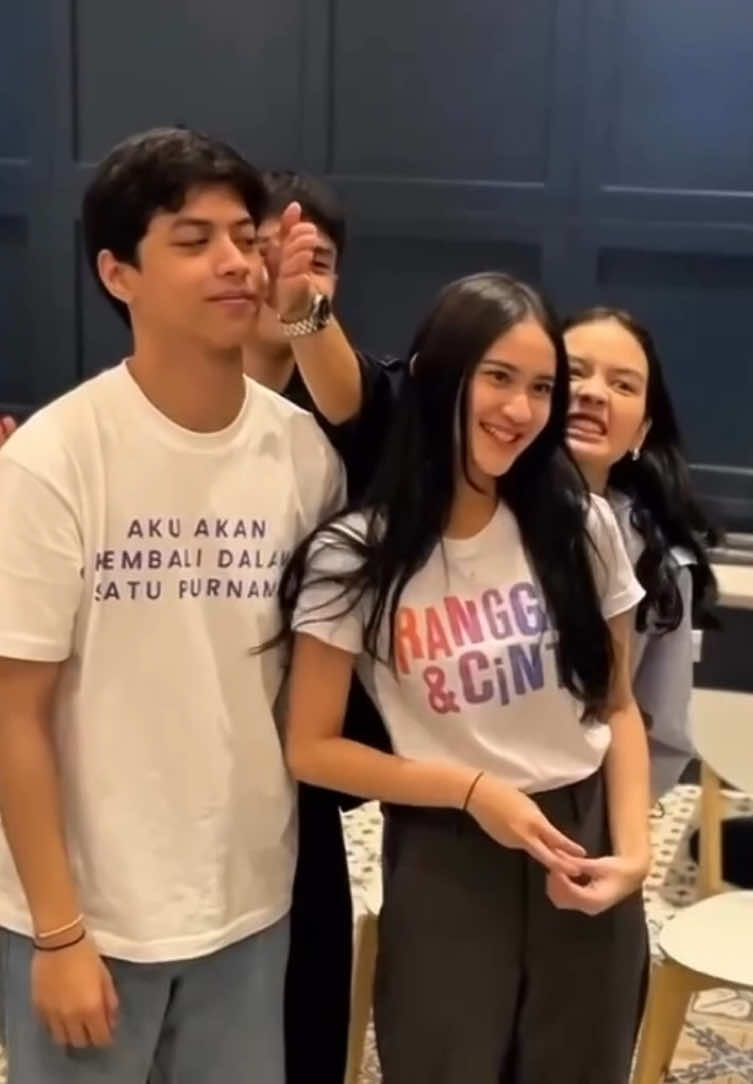 Rangga, Cinta, Milly dan Mamet cinema visit di Surabaya. Gemashnya mereka berempat [@princyyy @elputrasarira] #harleyavaprincy #elputrasarira #ranggacinta #surabaya #foryoupage 