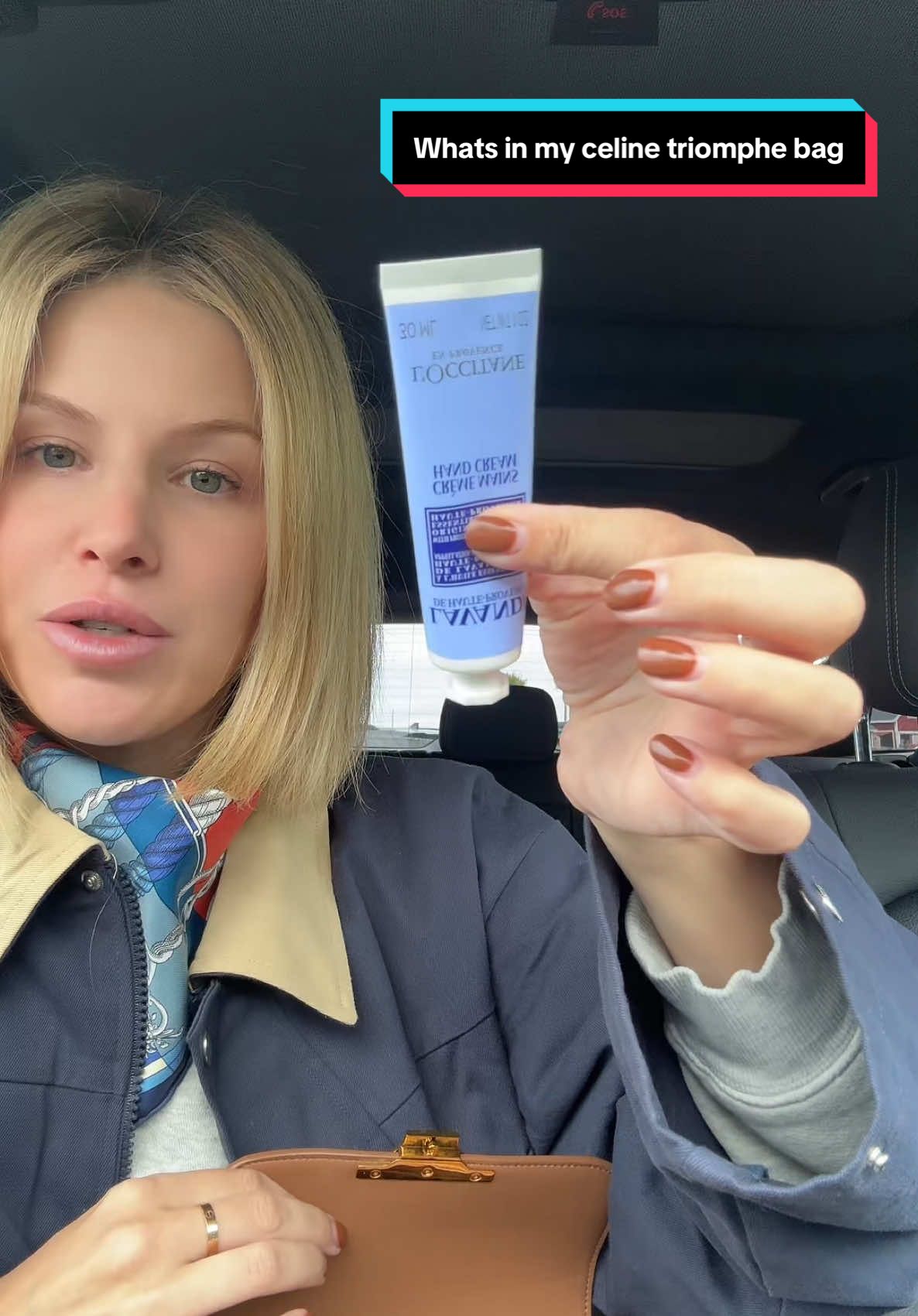 #whatsinmybag #celine #celinebag #chanel #whatsinmypurse #weekendstyle 