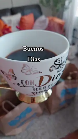 Buenos  Dias✨️✨️✨️ #cafebustelo #condiostodoesposible #bendecidayagradecida #felizsabado #happysaturday ☕️✨️😍😍