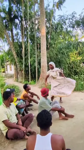 হিন্দি গানে ড্যান্স হবে🤣🤣🤣#ফানি_ভিডিও😀😀😀😳 #সবাই_একটু_সাপোর্ট_করবেন_প্লিজ #ফরইউতে_দেখতে_চাই @TikTok Bangladesh 