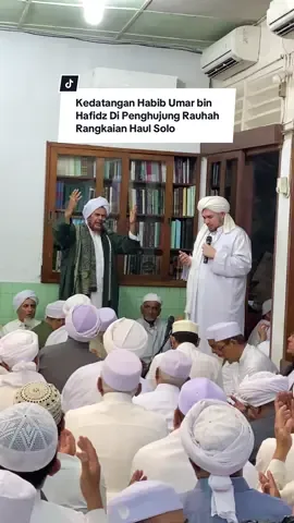 Alhamdulillah Beliau Sudah Tiba Di Solo 🤲🏻 Dalam Rangka Rauhah Haul Solo #habibumarbinhafidz  #haulsolo  #haulhabibalialhabsyi  #haulsolo2025 