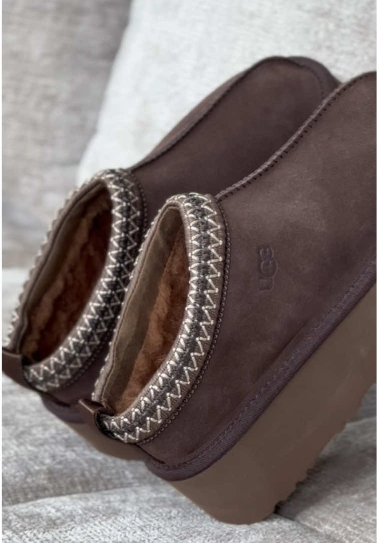 The most perfect uggs for autumn 🍂🧦@vajbtike the besttt🧡 #autumnvibes #ugg #uggseason #uggunboxing #dunjadramicanin 