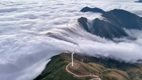 thủy điện bị vỡ mây tràn ra nhấn chìm ngọn núi😅#xuhuongtiktok #xuhuong 