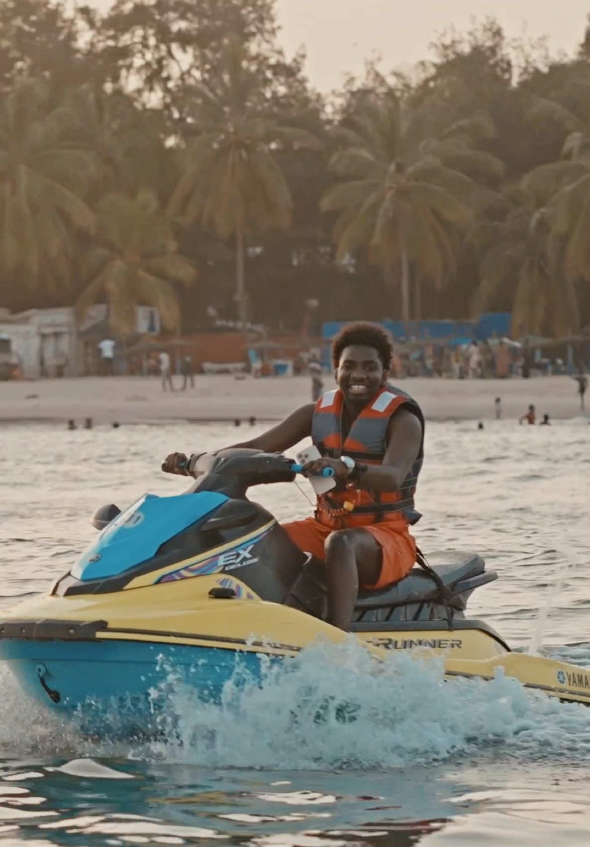 L’équipe vous allez bien ? Je vous partage ma routine unp 😂😂❤️ Je lance le défi #WaneelSaFlow avec @YAS SENEGAL ! Participe et tente de gagner jusqu’à 1 MILLION F CFA, une playstation, un stage chez Yas + plein d’autres cadeaux 🎁  Tu dois Faire comme moi, montrer ton talent, ta vibe, ta passion, bref ton flow en vidéo  Utilise la musique “Ma ngi ci Flow” sur ta vidéo, tague @yassenegal sur Insta ou TikTok et mets le hashtag #MaNgiCiFlow 👑 Et surtout le plus important, n'oublie pas de t'inscrire sur la web app flow.yas.sn Bonne chance !😂❤️  #CiLoNekk #MaNgiCiFlow #ConnectelAkYas  