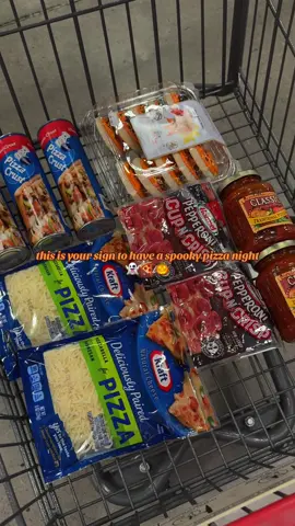 Let’s make some spooky pizzas 🍕#halloween #spookyseason #pizza #thingstodo #fyp @pilsbury @kraftmacandcheese @Classico @HORMEL®️ Pepperoni 
