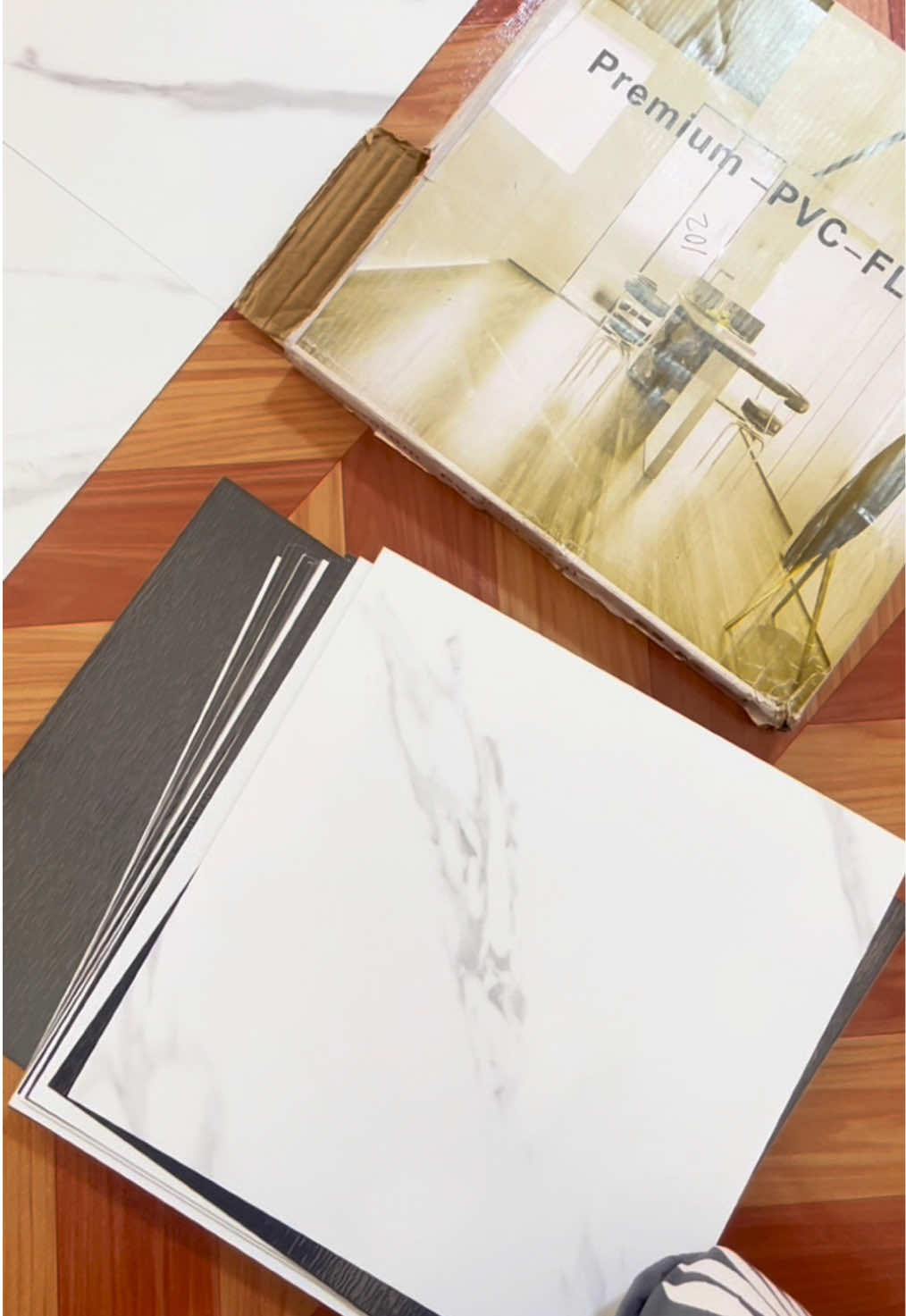 Lantai vinyl #lantaivinyl #vinyllantai #rumahminimalis #rumahidaman #rumahimpian 