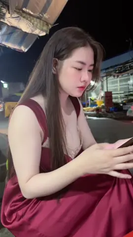Hồi mà quen em cuộc đời này anh lộn xộn hơn 😗