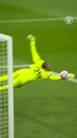 Never underestimate Donnarumma 🧤😤  #ManCity #Donnarumma #ErlingHaaland 