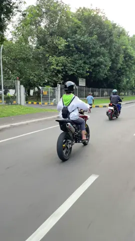 😌#crf150supermoto #crfkawasan #supermotoganteng 