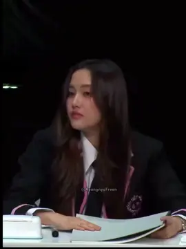 jari si kidal satu ini emang multitalenta banget ya gaes🌚✌️ #freen #freensarocha #srchfreen 