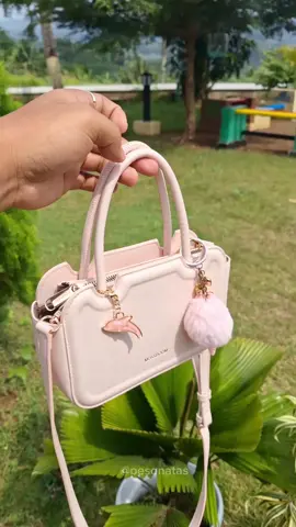 lagi bayangin di kadoin tas ini sama ayang 🥰💕✨️ #mossdoom #taswanita #handbag #tasbahu #tasselempangwanita 
