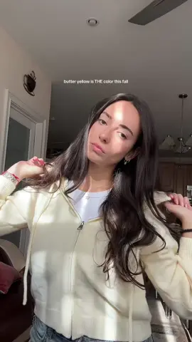 butter yellow everythinggggg  #fallcardigan #butteryellow #butteryellowoutfit #zipuphoodie #fallfashion 