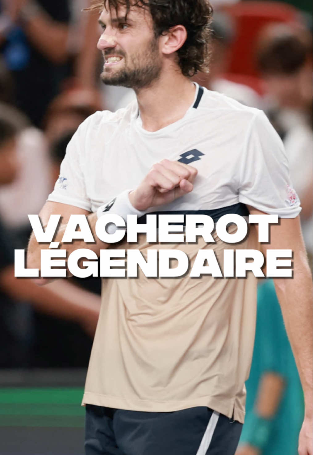 Ça va trop vite le tennis 😭 Il y a 4 mois, Valentin Vacherot envoyait cette double faute immonde dans un tournoi mineur : il est aujourd'hui en finale d'un Masters 1000, à Shanghai, et jouera contre son cousin pour le plus grand exploit de l'année 🤩 #SportsTikTok #tennis #vacherot #atp 