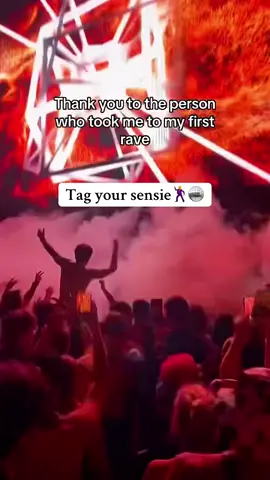 Tag your sensie🕺🪩 #fyp #viral #edit #relateable #pov #rave #party #funnyvideos #meme 