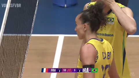 essas três, sou apaixonado  scenes: @voleiscenes  #voleiedit  #volleyballworld #gabi #carol #rosamaria 