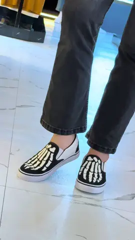 ไม่มีเขินแน่นอน Armer กระดูก T-Rex #แบรนด์เนมวัยรุ่นชลบุรี #armer #สลิปออน #slipon #รองเท้า @แบรนด์เนมวัยรุ่นสาขาดอน-อมตะชล 