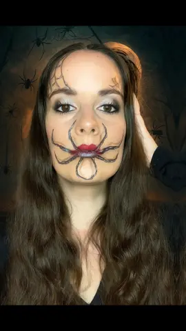 🕷️Entre hilos y sombras, tejo mi destino sin miedo a enredarme 🕷️ @Maybelline ES @L’Oréal Paris @UCANBE @urban decay  #maquillajehalloween #halloween #halloweenmakeup #ideasdemaquillaje 