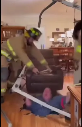Firemen rescue big woman #fyp#firemen#rescue#obese#accident