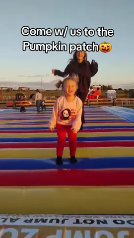 Such a blast 🧡 #fallfun #pumpkinpatch 