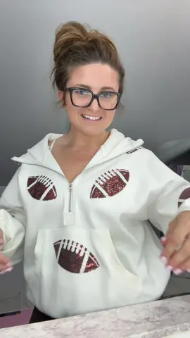 Stove for comfy cute mom! #MomsofTikTok #footballmom #football #ootdinspiration #boymom 