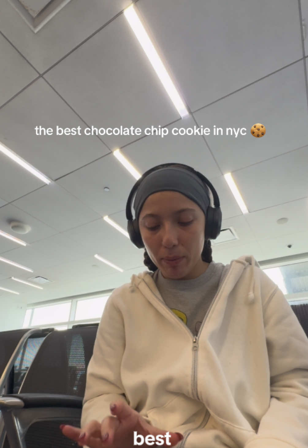 i’m joining the nyc chocolate chip cookie debate 🙂‍↕️🍪 #nyceats #nycdesserts #chocolatechipcookie #nycbakery 