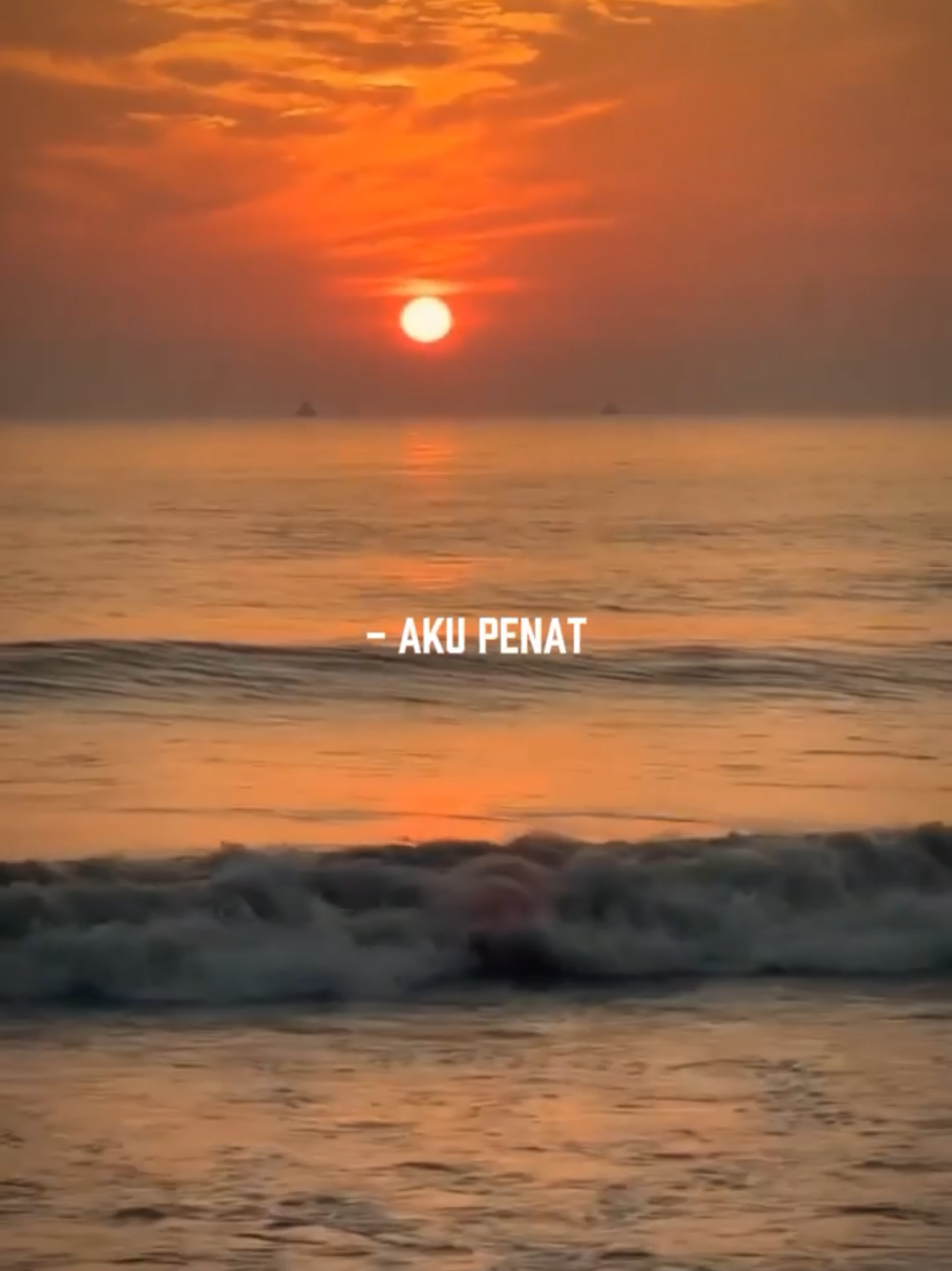 aku penat😌#CapCut #liriklagu #slowmo #templatelirik #fypviraltiktok🖤シ゚☆♡ 