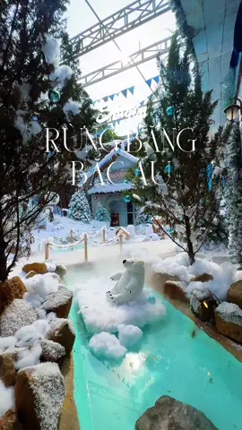 Lạc vào khu rừng tuyết Bắc Âu cực xinh ngay tại Sài Gòn #saigondidauta #cafesaigon #merrychristmas #chuyencuatung #bluechristmas 