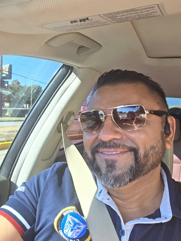 Replying to @joseromero464 #ledlights #linea_transformers #manuelelflaco #transformerscaraudio 