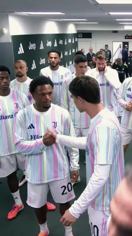 That smile at the end 😭 #handshake #bro #yildiz #openda 